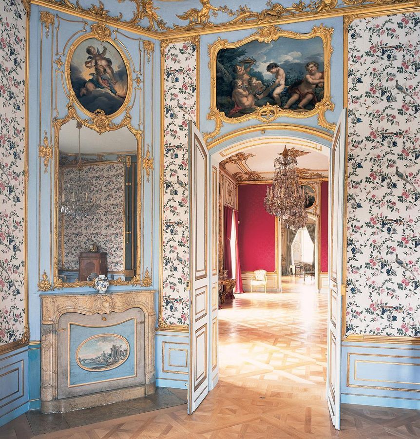 Image: Staatliche Schlösser und Gärten Baden-Württemberg, Ortsverwaltung Ludwigsburg First cabinet in Carl Eugen's apartment at Ludwigsburg Residential Palace